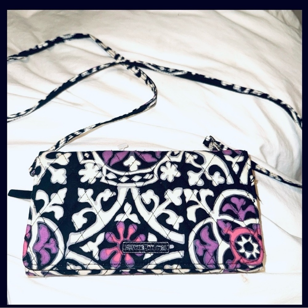 NWT VERA BRADLEY Style# 23342-L53 Wallet Crossbody in “Scroll Medallion”